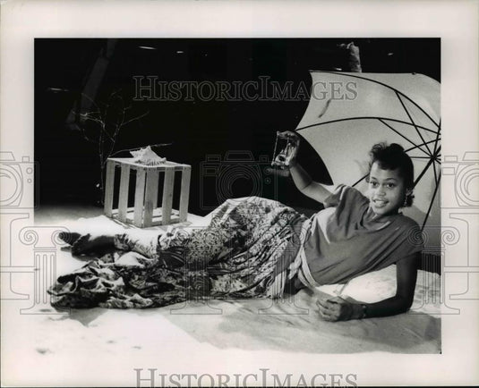 1988 Press Photo Alicia Washington in "The Girlhood of Shakespeare's Heroines. - Historic Images