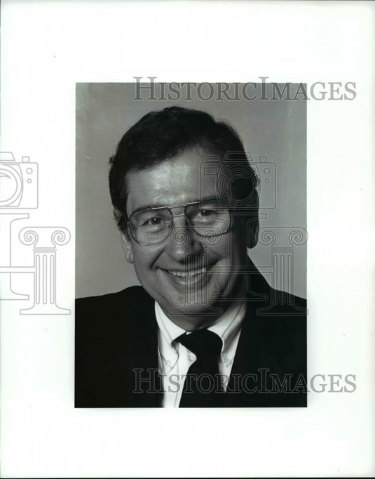 1991 Press Photo Merle Levin, Sports information dir. - cvb69987 - Historic Images