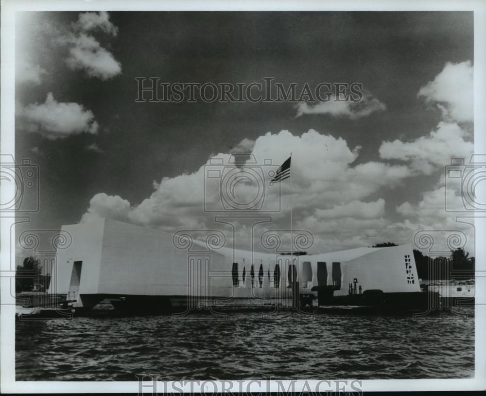 1981 Press Photo Pearl Harbor-USS Arizona Memorial - cvb70775 - Historic Images