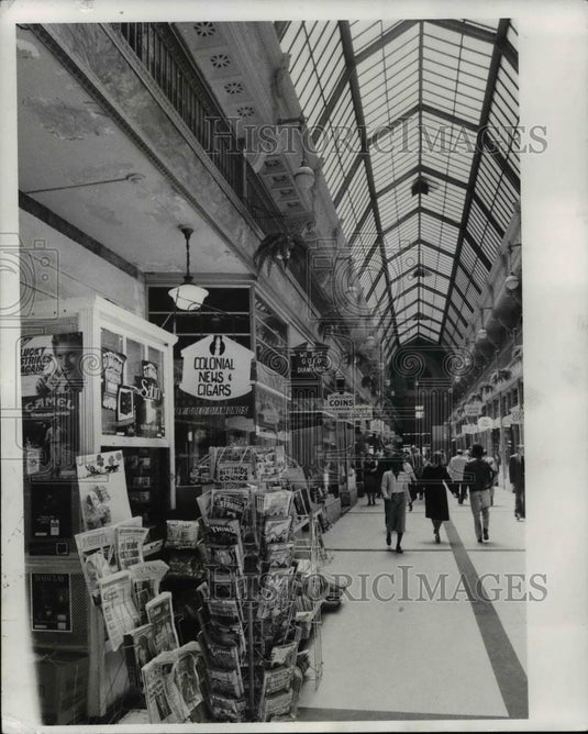 1983 Press Photo Comical Arcade - cvb64501 - Historic Images
