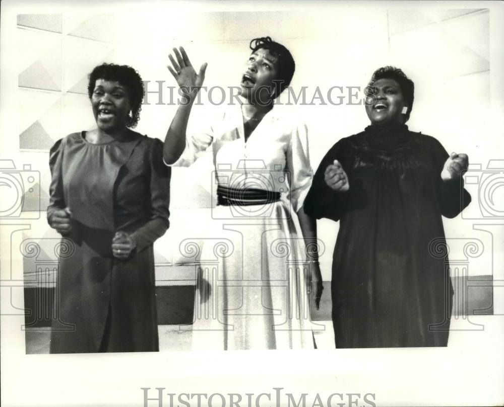 1983 Press Photo Black Nativity in the State Theatre Lobby  - cvb68510 - Historic Images