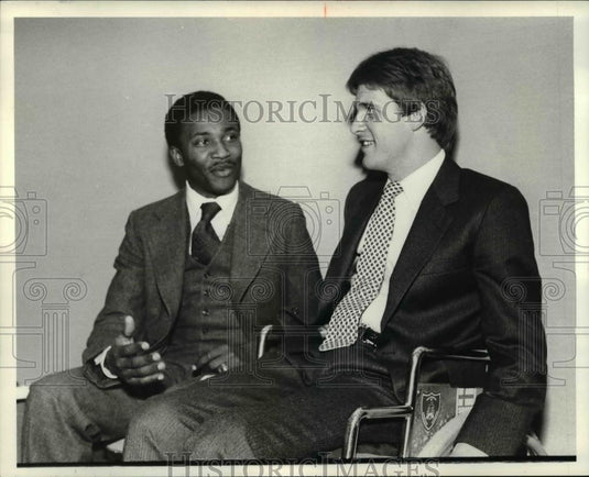 Press Photo Paul Warfield & Skip Wilkins (In Chair) - cvb69174 - Historic Images