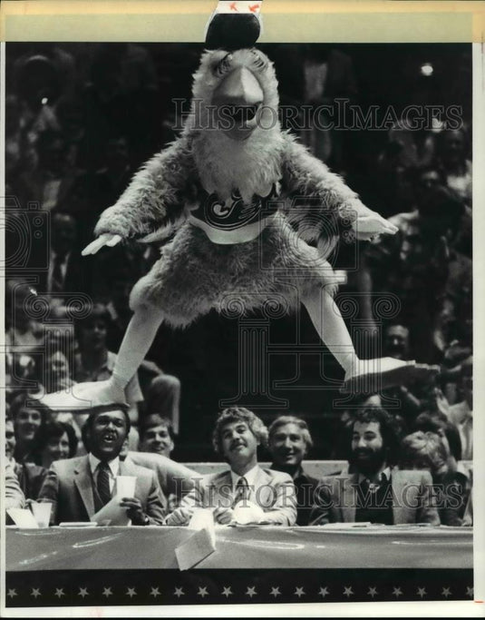 Press Photo Mascot - cvb70011 - Historic Images