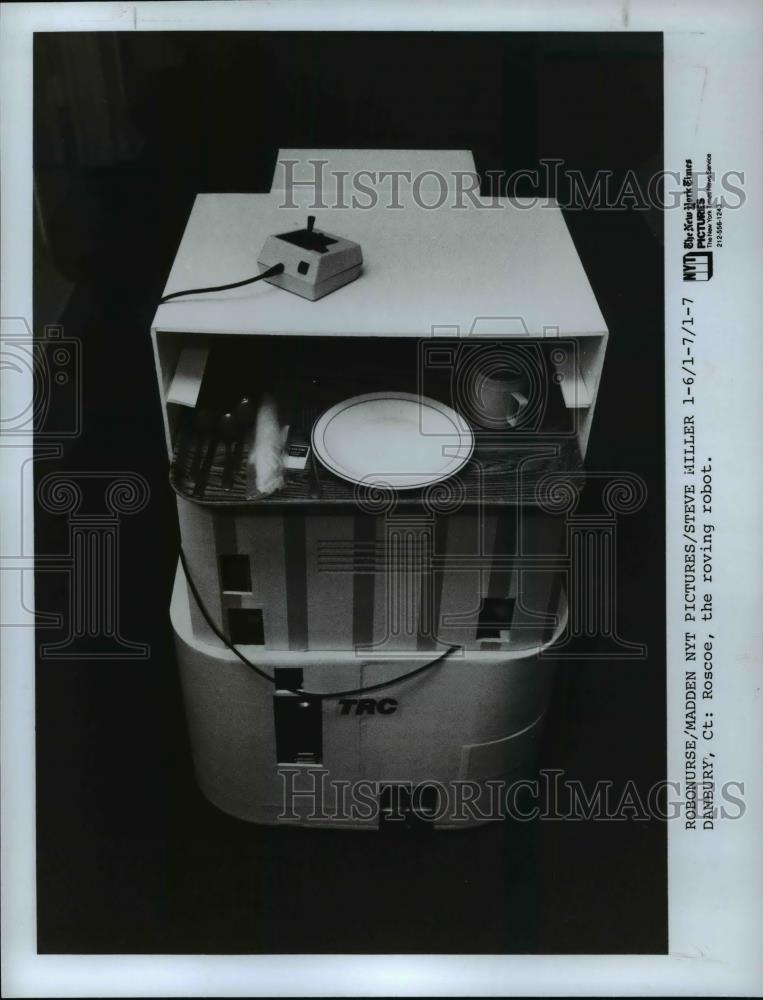 1988 Press Photo Roscoe the roving robot. - cvb68137 - Historic Images