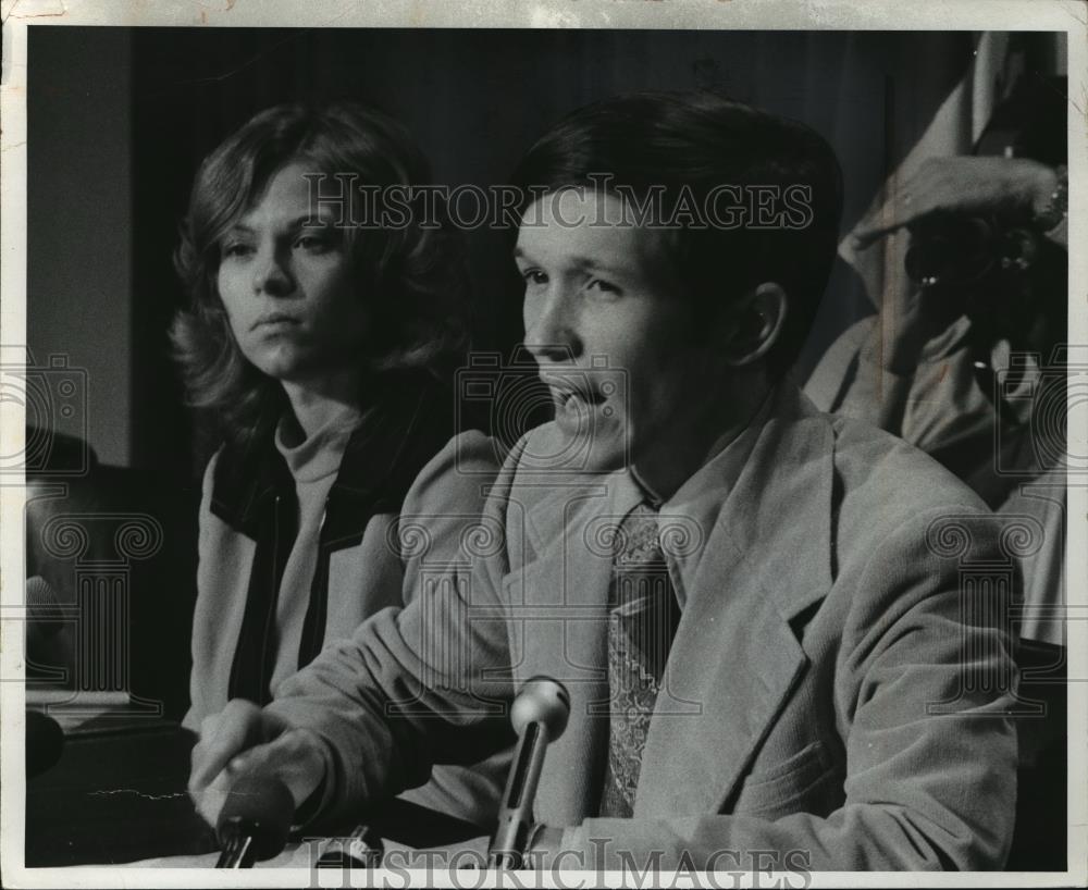 1971 Press Photo Mr. and Mrs. Dennis Kucinich-congressional candidacy - Historic Images