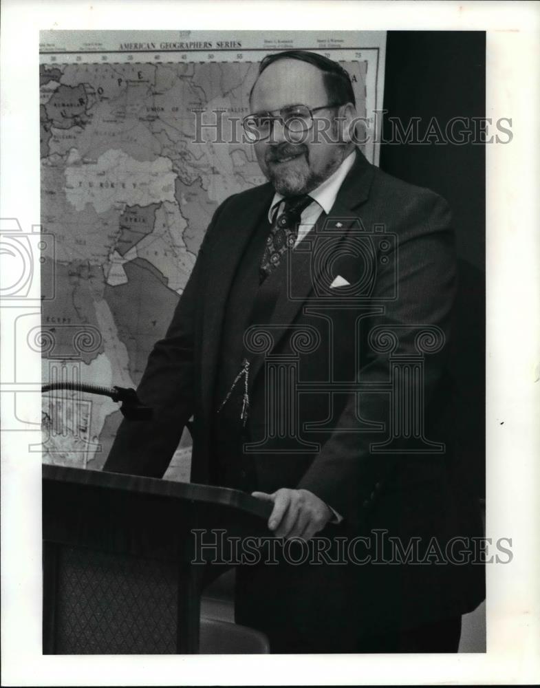 1991 Press Photo Notre Dame History professor-James Gillespie - cvb69946 - Historic Images