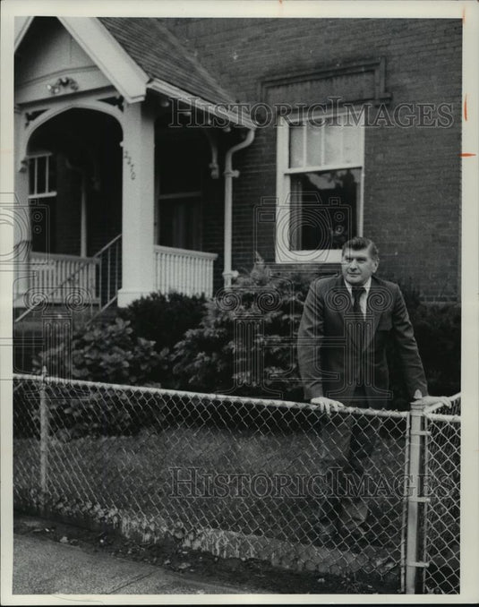 1976 Press Photo Joseph M. Andaloro, Director Matttalbott Inn - cvb71785 - Historic Images