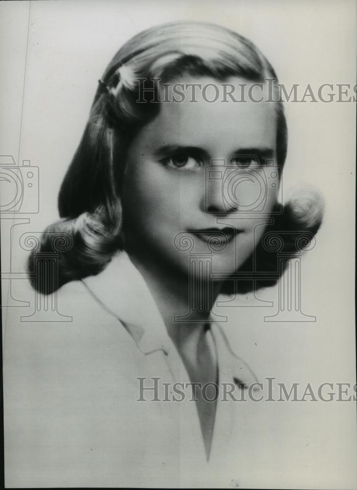 1946 Press PhotoThe engagement of Miss Martha Parke Firestone to William C. Ford - Historic Images
