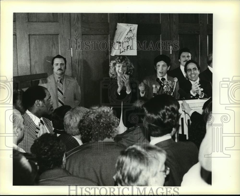 1979 Press Photo Dennis Kucinich, muny light &amp; City Tax Vote - cvb70588 - Historic Images
