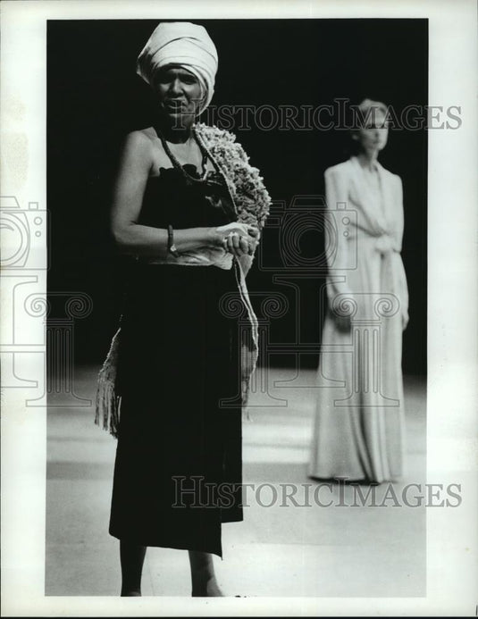 Press Photo Trazana Beverley, Jill Larson-Death and The King's Horseman - Historic Images