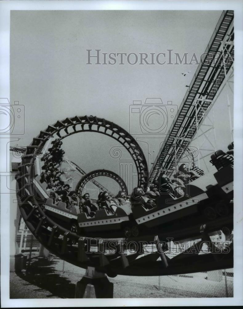 1990 Press Photo Roller Coaster Research-designing a hi tech roller coaster. - Historic Images