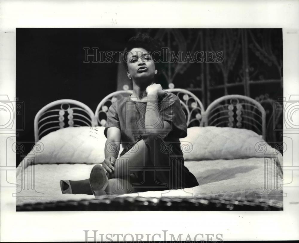 1983 Press Photo Karamu Theatre &quot;Cat on Hot Tin Roof&quot; Play - cvb68522 - Historic Images