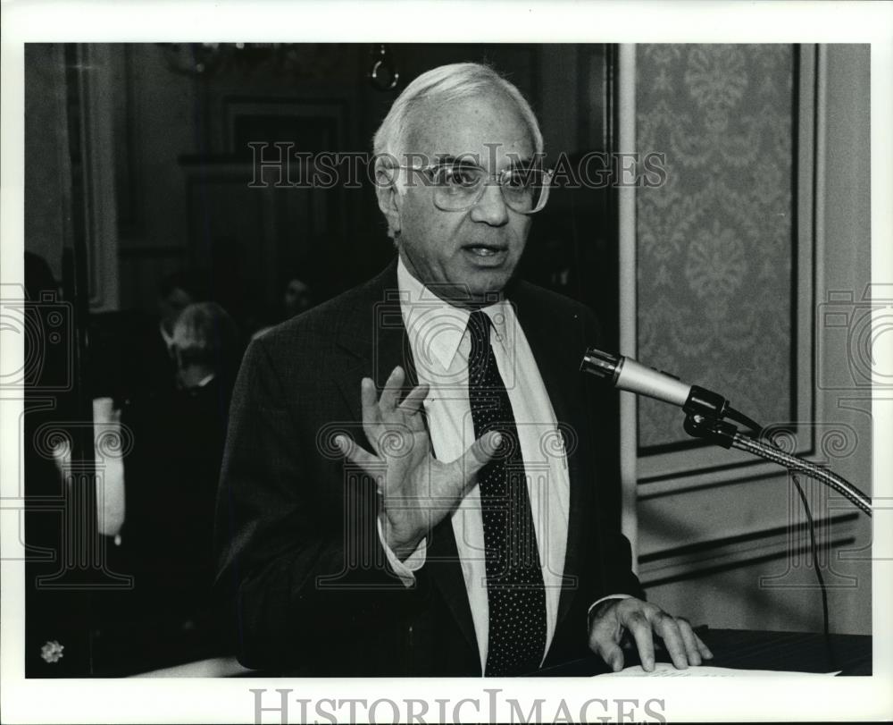 1991 Press Photo Morton Mandel, CEO of Premier Industrial - cvb73159 - Historic Images