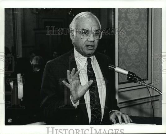 1991 Press Photo Morton Mandel, CEO of Premier Industrial - cvb73159 - Historic Images