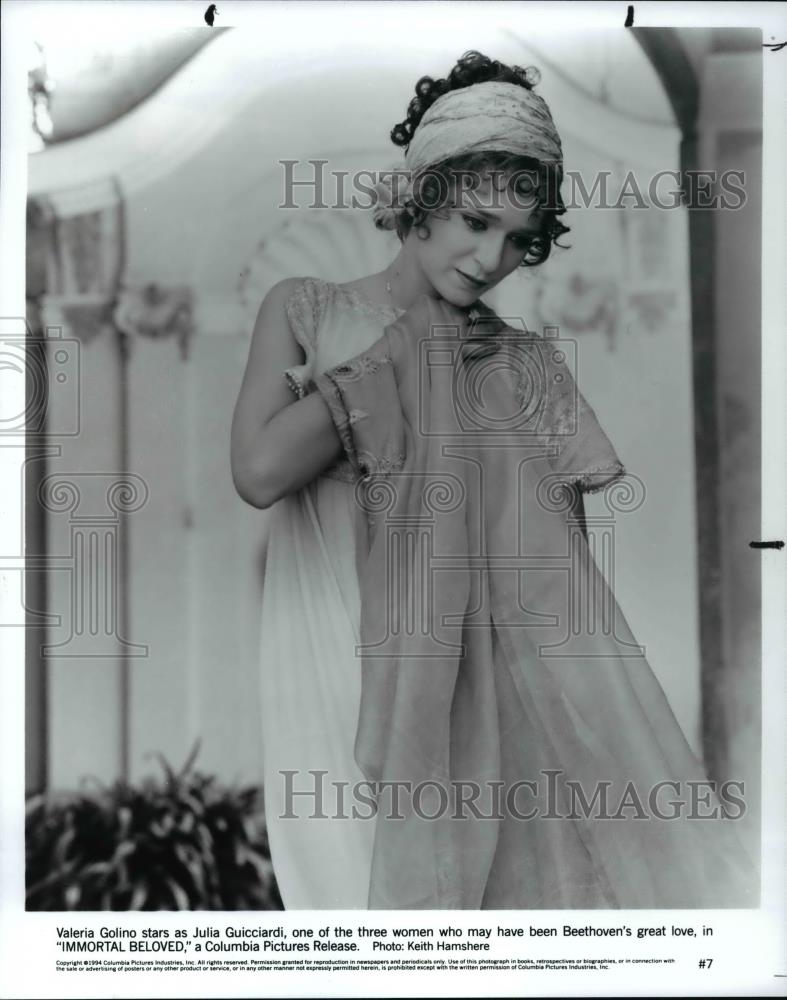 1995 Press Photo Valeria Golino Stars as Julia Guicciardi in "IMMORTAL BELOVED" - Historic Images