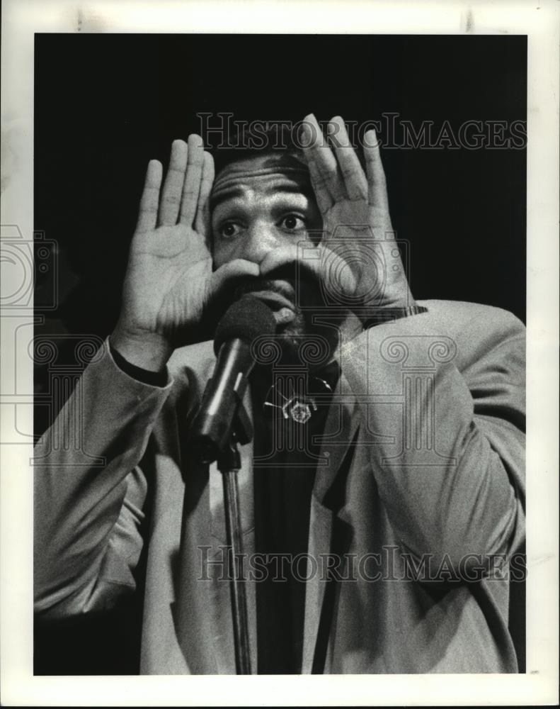 1989 Press Photo Comedian, Steve Harvey performs for Comedy Series  - cvb71744 - Historic Images