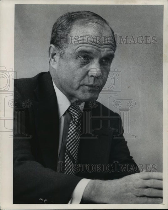 1974 Press Photo John Glenn Jr. speaking to Vet's CSU - cvb71776 - Historic Images