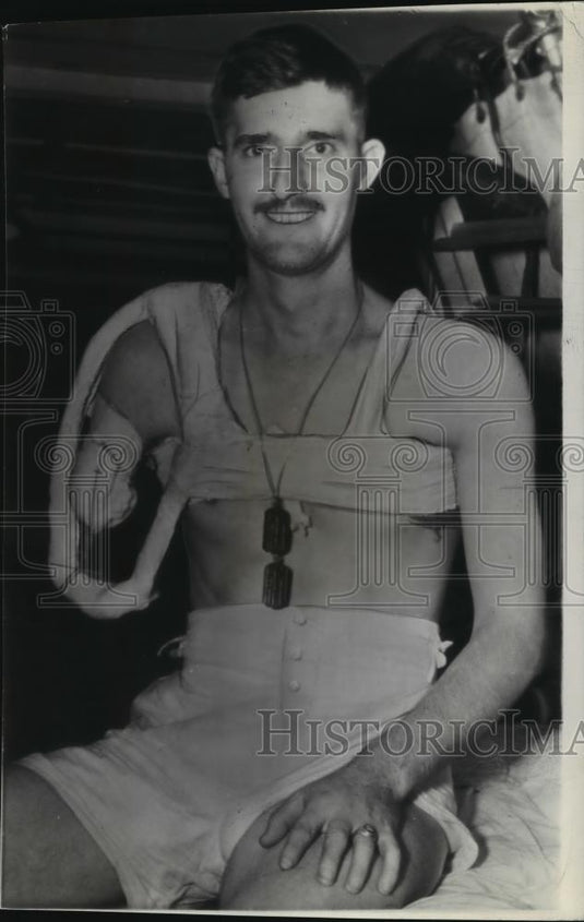 1943 Press Photo Private Percy Strittman aboard US ship, World War II - Historic Images