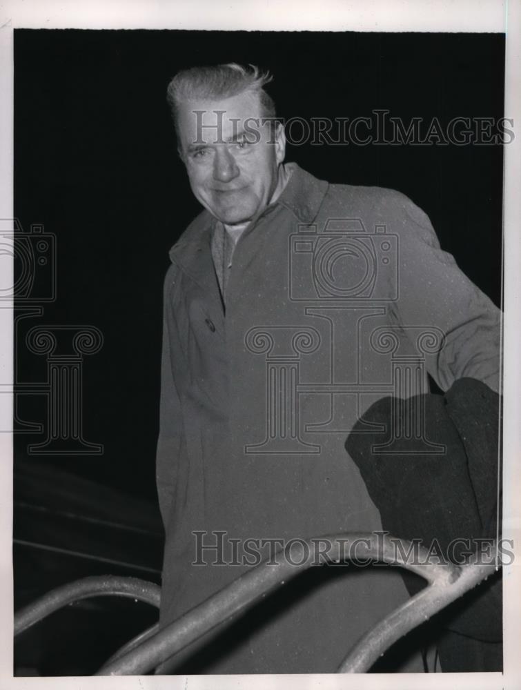 1946 Press Photo New York Irish Musical Comedian, Albert Sharpe, arrives NYC - Historic Images