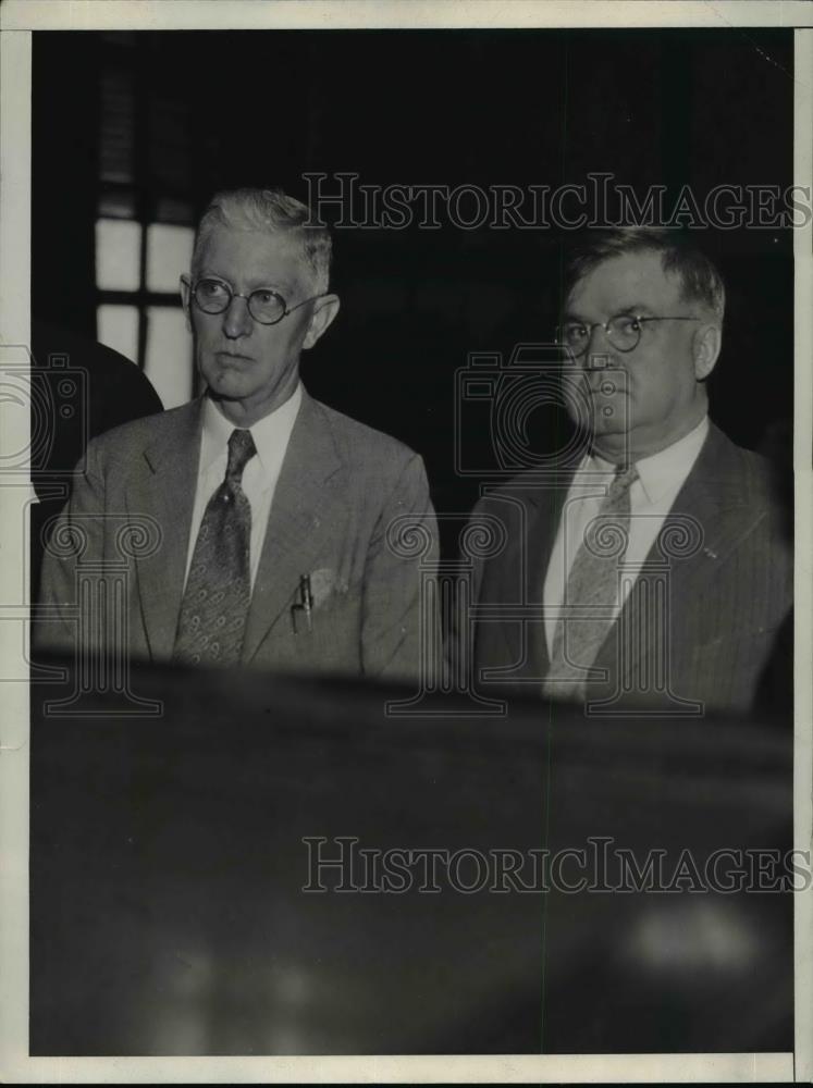 1933 Press Photo Alvanley Johnston, James H. Cassell in Court - nef03108 - Historic Images