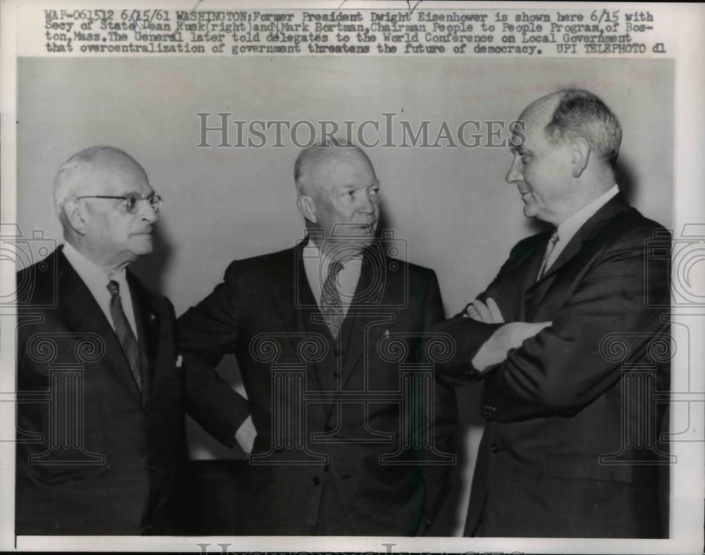 1961 Press Photo Dwight Eisenhower Talks with Dean Rusk and Mark Bortman - Historic Images