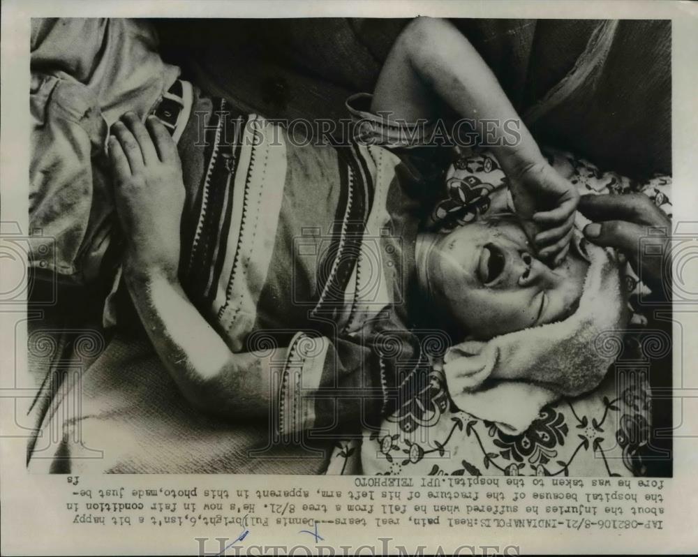 1959 Press Photo Dennis Fullbright cries after falling out of a tree - nef01577 - Historic Images