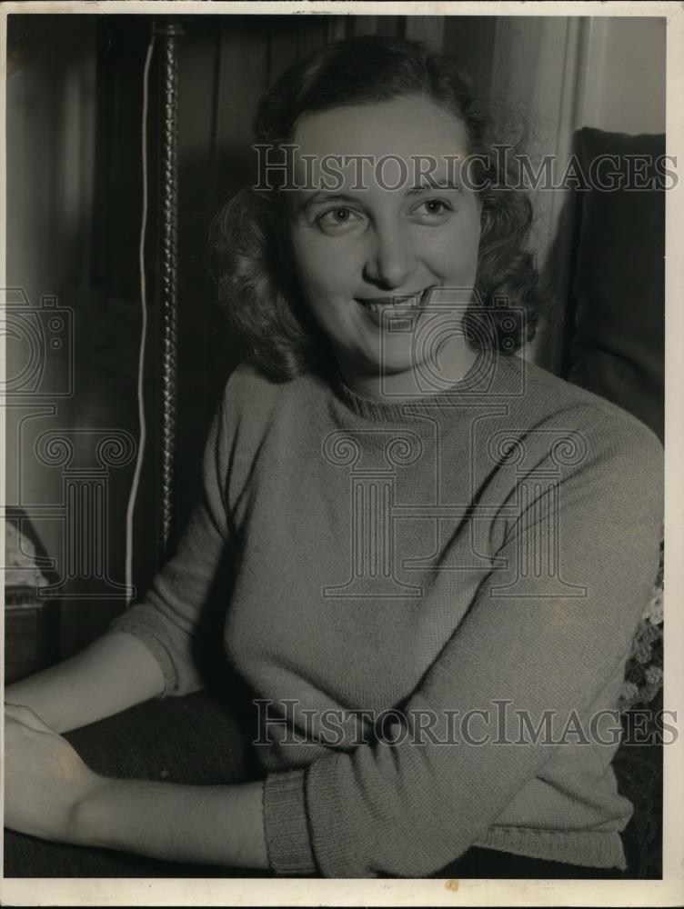 1941 Press Photo Virginia Hansen of Detroit heir to a million dollar - Historic Images