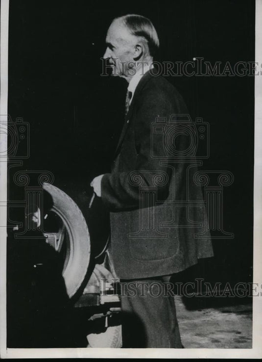 1934 Press Photo V.E.Rowton,Pres. of  Mountain States Tire & Gas Co. of Colorado - Historic Images