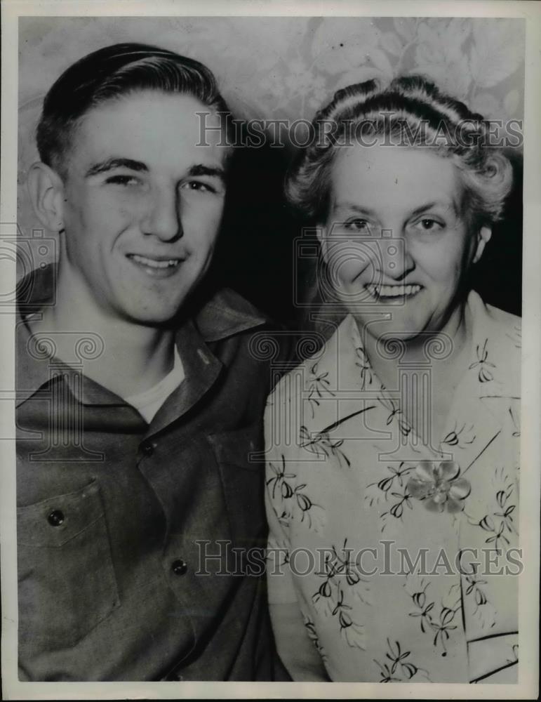 1947 Press Photo Richard Heyard saved from life threatening heart condition - Historic Images