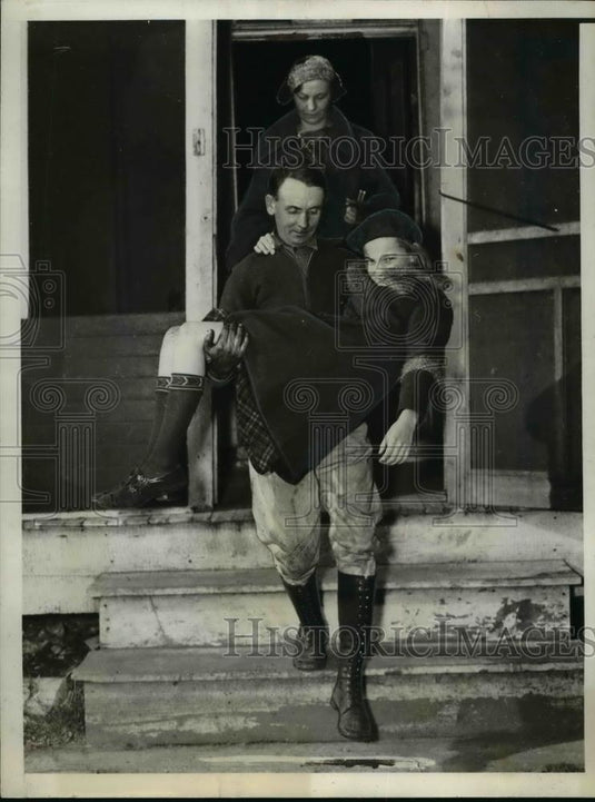 1936 Press Photo Mary Margaret Carried by Father After Sneezing 53 Days Straight - Historic Images