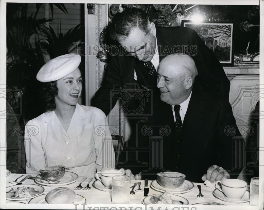 1944 Press Photo Mrs. Vrendenburgh, John McCormack, and Sam Rayburn - nee94501 - Historic Images