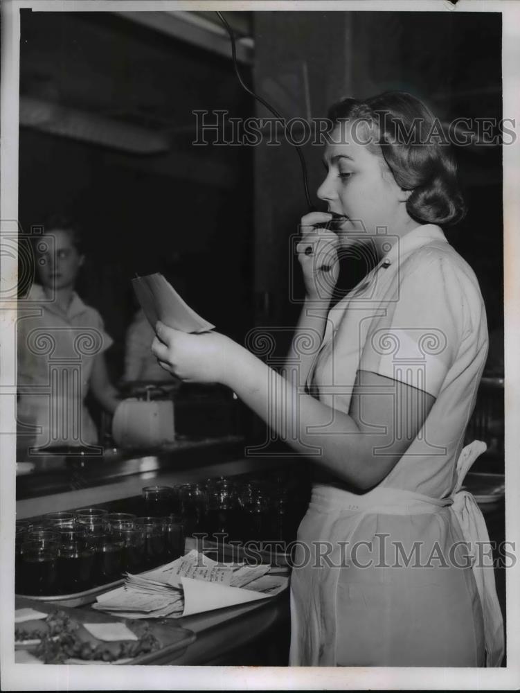 1956 Press Photo Virginia Panco, Fairview Park Hospital Kitchen Worker - Historic Images