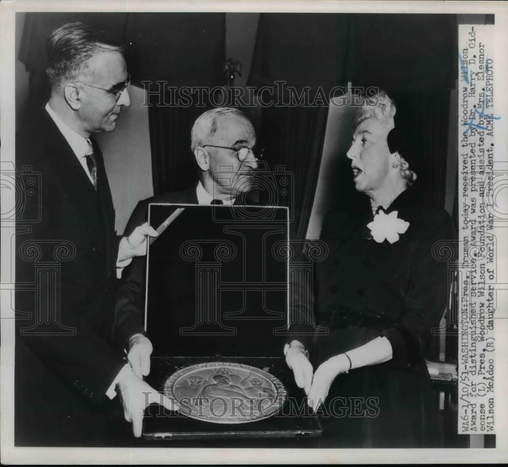 1951 Press Photo President Truman Received The Woodrow Wilson Award - nee95523 - Historic Images