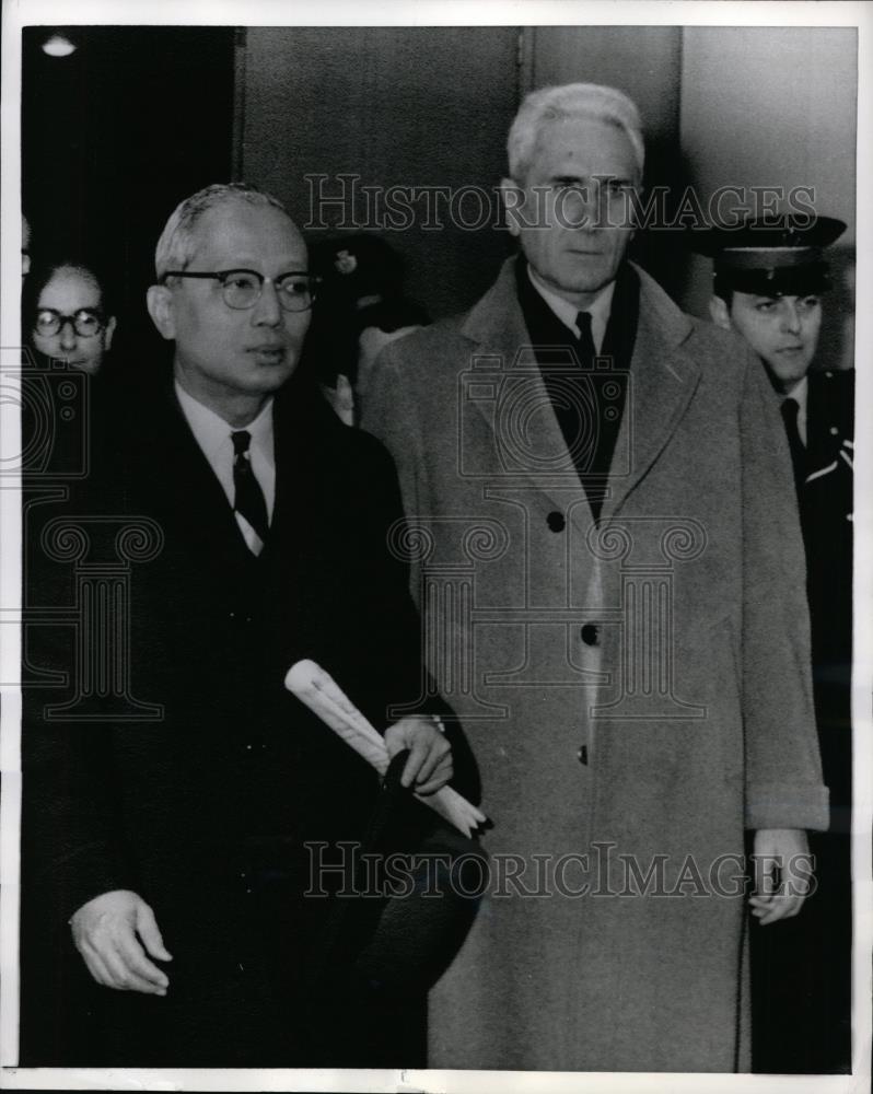 1968 Press Photo U.N Sec. General U.Thant escorted Armand Berard of France - Historic Images