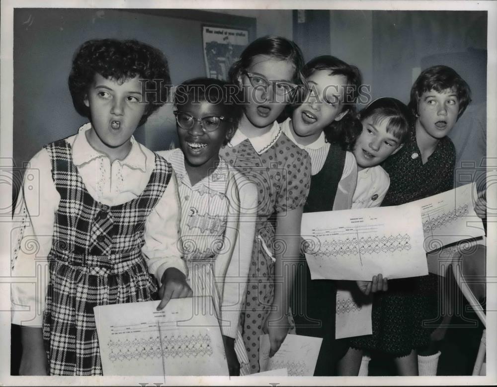1960 Press Photo Twinsburg Elementary School Students - nef03712 - Historic Images