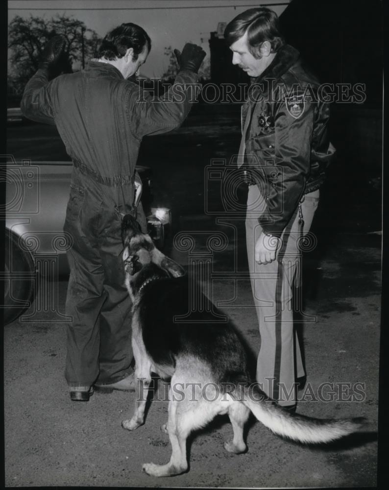 1980 Press Photo Animals Sentry Dog - spa25596 - Historic Images
