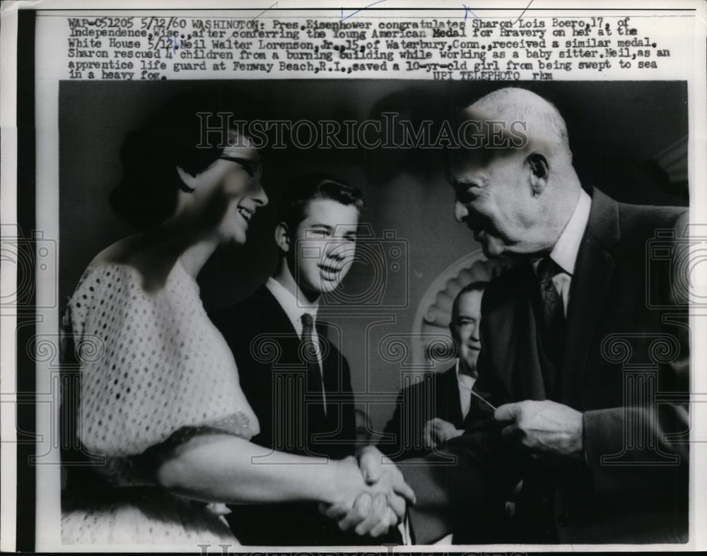 1960 Press Photo Pres.Dwight Eisenhower congratulates Sharon Boero - nee99564 - Historic Images