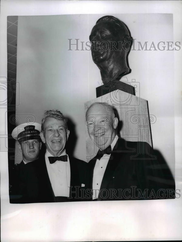 1961 Press Photo Dwight Eisenhower Poses with Senator Everett Dirksen ...