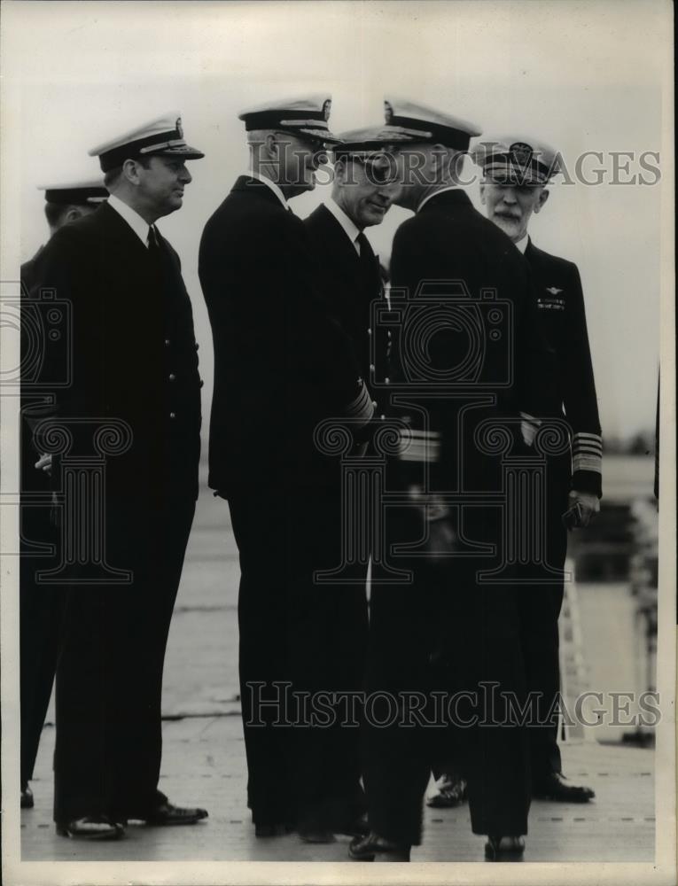 1935 Press Photo Adm. Joseph M.Reeves inspect U.S.S Ranger Navy Airplane - Historic Images