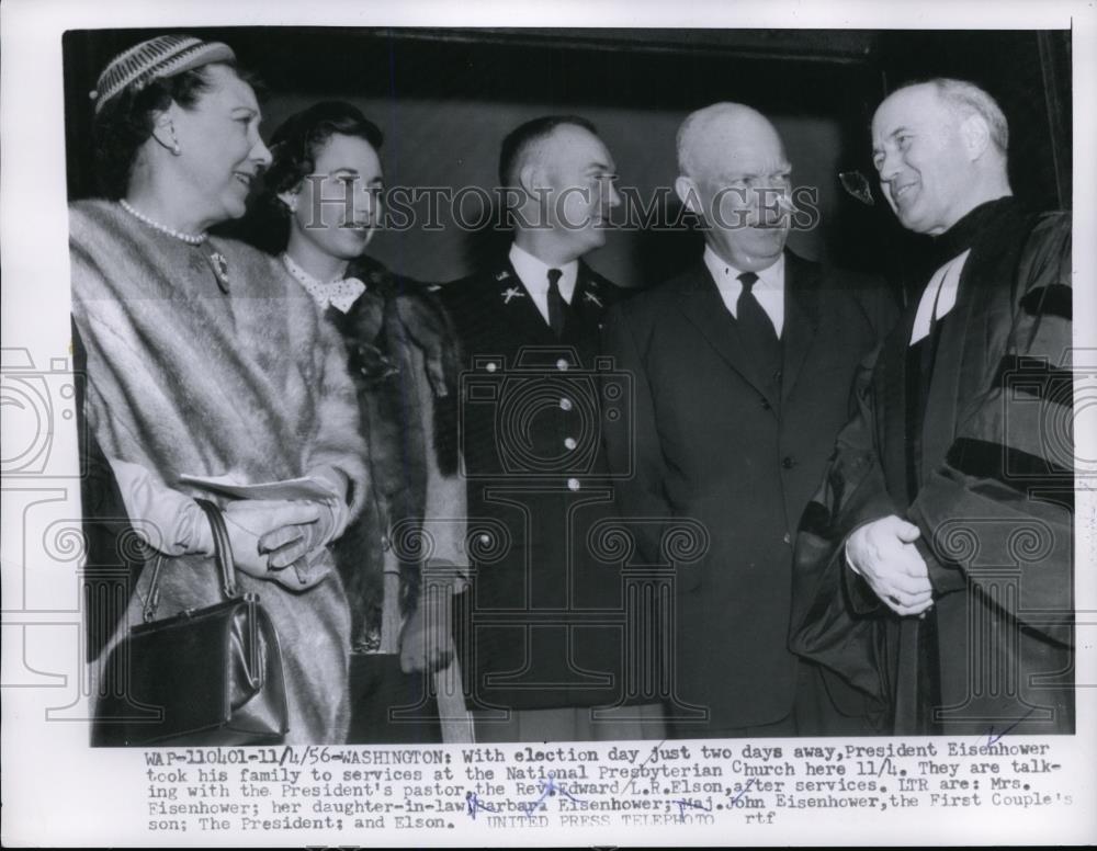 1956 Press Photo Pres.Dwight Eisenhower with family at Natl. Presbyterian Church - Historic Images