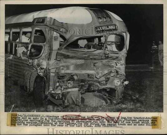 1949 Press Photo Wreckage Of A Greyhound Bus After The Collision - nee96108 - Historic Images