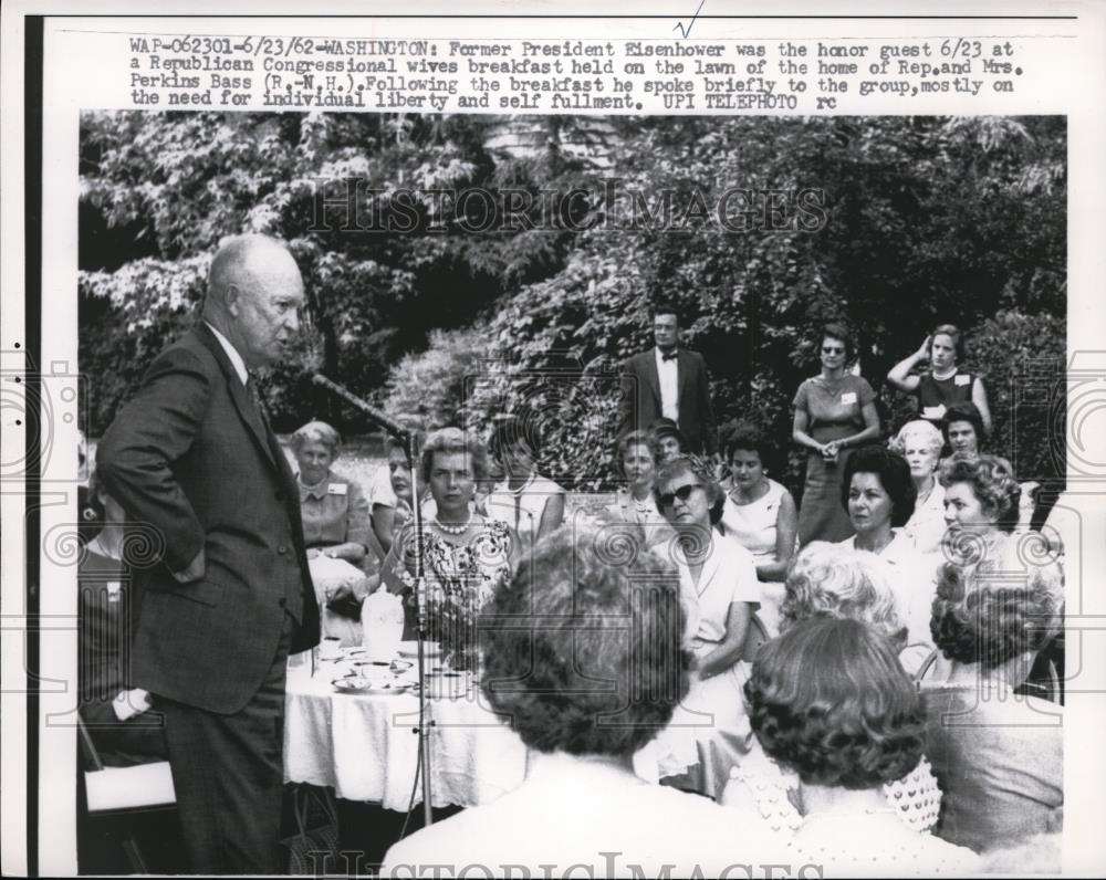 1962 Press Photo Dwight Eisenhower honor guest at Republican Congressional Wives - Historic Images