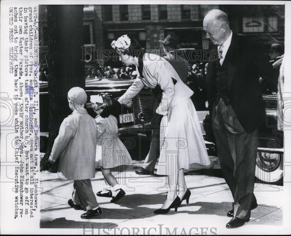 1963 Press Photo Pres. and Mrs. Dwight Eisenhower with their grandchildren - Historic Images