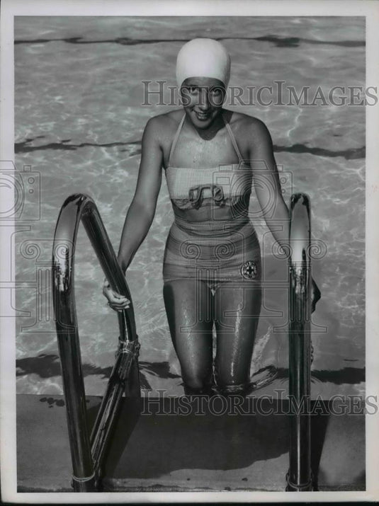 1957 Press Photo Gretchen Lechnerof Stanford Drive, Berea - nee98185 - Historic Images