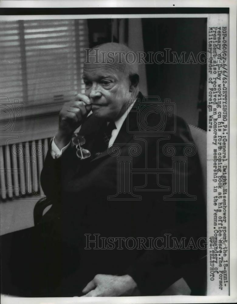 1962 Press Photo Gen. Dwight Eisenhower at his office in Gettysburg Pa - Historic Images