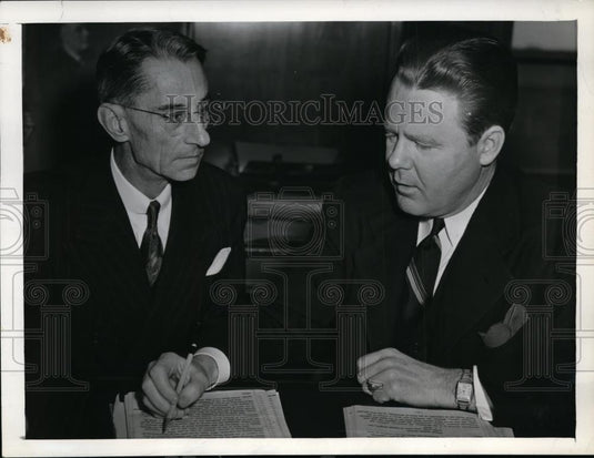 1944 Press Photo Assistant US Attorney Charles Veale & US Attorney Charles Carr - Historic Images