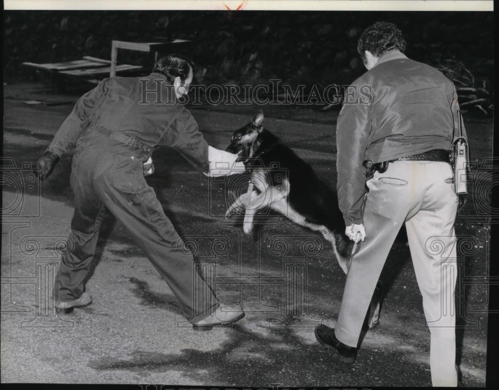 1980 Press Photo Charles P. Hagen and Blitz, the Sentry dog - spa25118 - Historic Images
