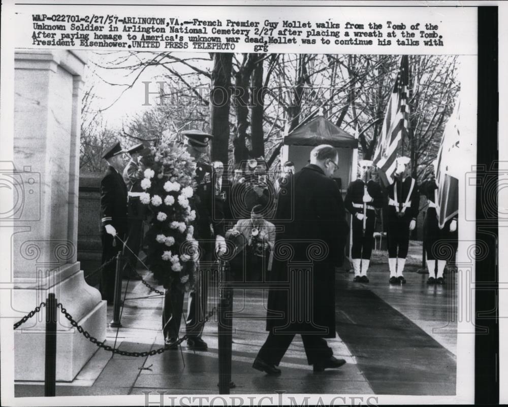 1957 Press Photo French Prime Minister Guy Mollet at Arlington National Cemetary - Historic Images