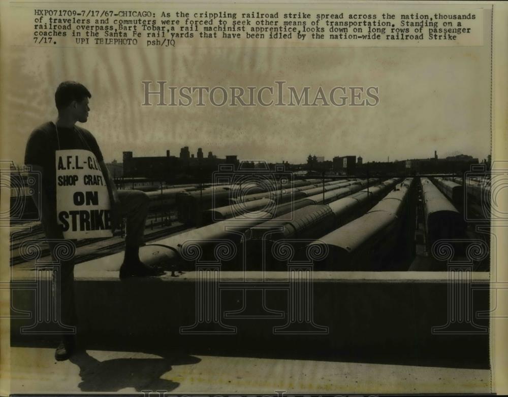 1967 Press Photo Santa Fe rail yards idled by Nation-wide railroad Strike - Historic Images