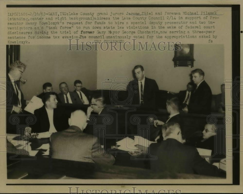 1963 Press Photo Lake County grand juror Jarome Thiel &amp; foreman Michael PIlenak - Historic Images